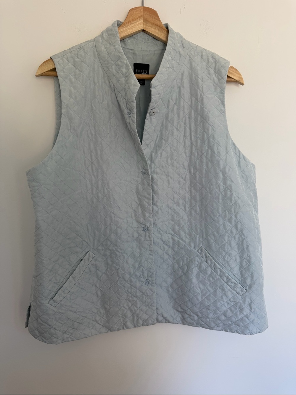 Eileen Fisher Quilted Sleeveless Vest in Pale blue 100% silk